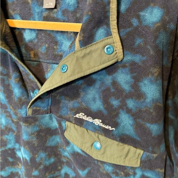 Eddie Bauer T Snap Printed Fleece - Picture 3 of 7